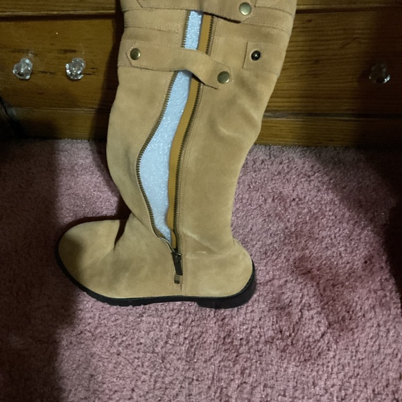 Knee high boot with snaps and side zipper - Picture 2 of 8
